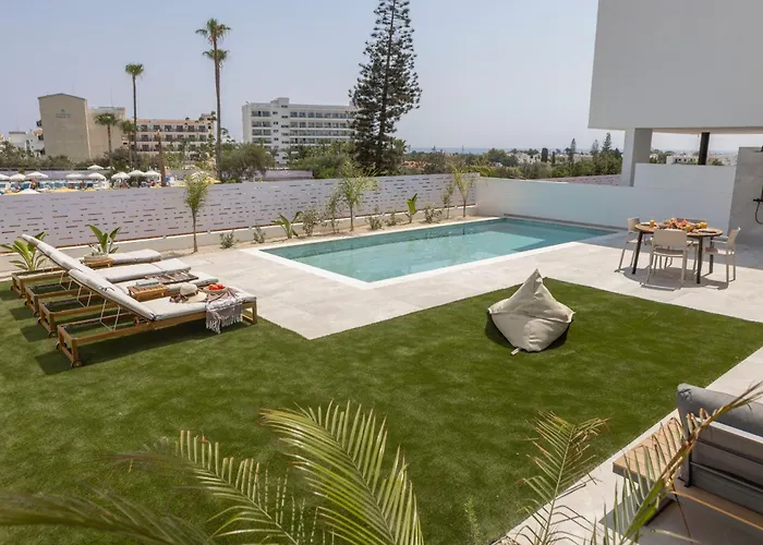 Villa Aqua Pearl 3 *