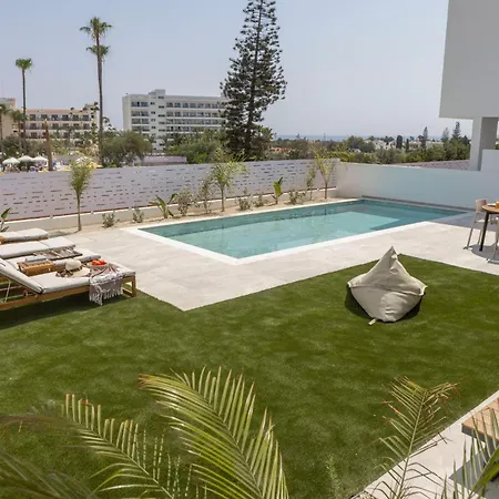 Villa Aqua Pearl 3 *