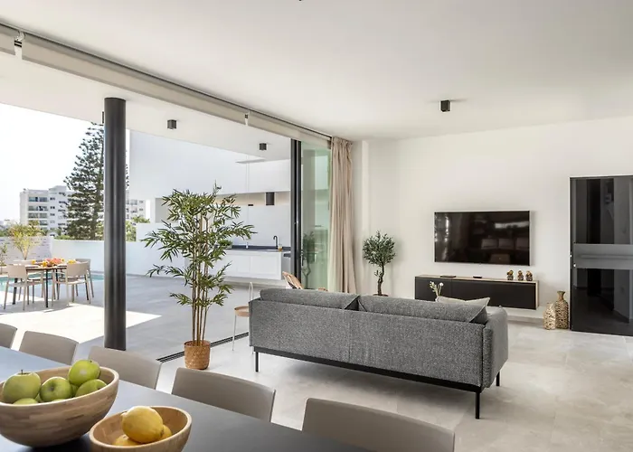 Villa Aqua Pearl 3 *